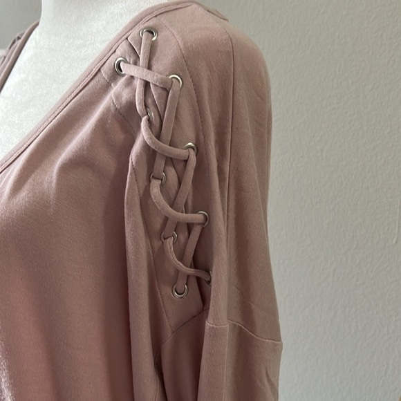 Express Pink Long Sleeve V-Neck Lace Up Shoulder Top. Size M - Picture 4 of 12